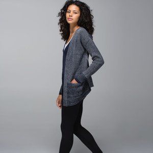 EUC Lululemon Vestigan *Rare* (6)